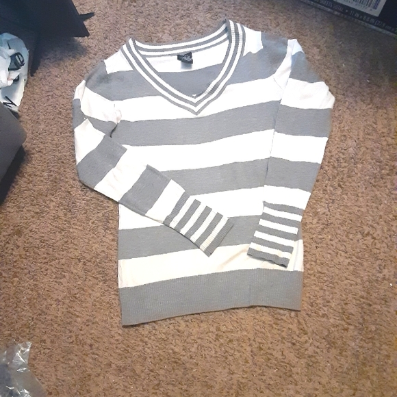 Rue21 top long sleeve size Large - Picture 4 of 5